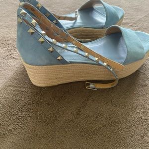 Marc Fisher wedges light blue